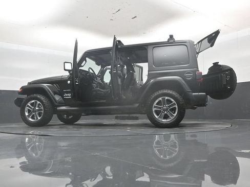 Used 2018 Jeep Wrangler Unlimited Sahara w/ Uconnect 4C Nav & Sound Group AWD/4WD image 65