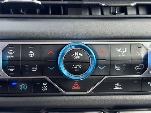 Used 2024 Jeep Wrangler Unlimited Rubicon 4xe w/ Technology Group image 17