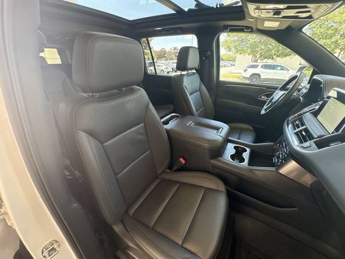 Certified 2024 Chevrolet Suburban Z71 w/ Luxury Package AWD/4WD image 29
