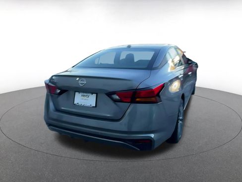 Used 2025 Nissan Altima 2.5 SV image 14