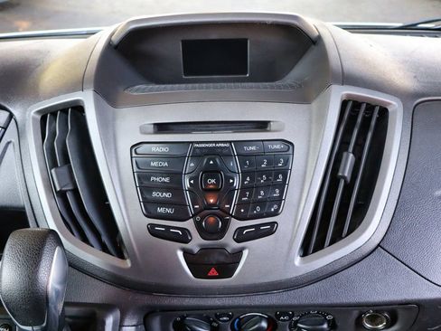 Used 2018 Ford Transit 250 130 Low Roof RWD image 33
