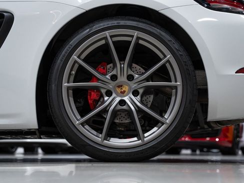 Used 2019 Porsche 718 Cayman S image 13