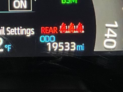 Used 2025 Toyota RAV4 XLE AWD/4WD image 18