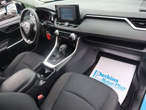 Used 2019 Toyota RAV4 LE image 26