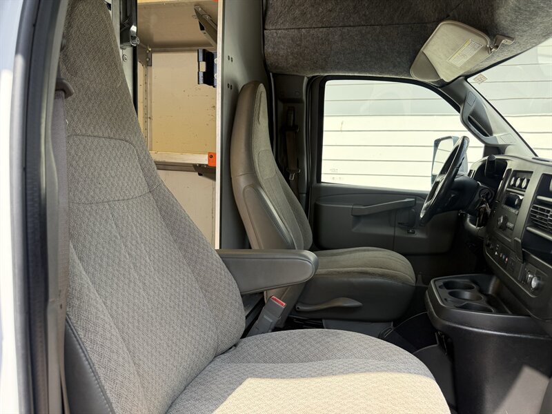 Used 2021 Chevrolet Express 3500 w/ Power Convenience Package RWD image 31