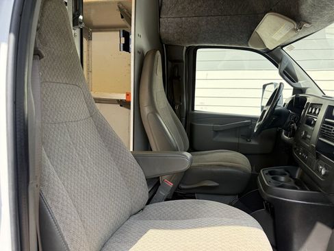 Used 2021 Chevrolet Express 3500 w/ Power Convenience Package RWD image 31