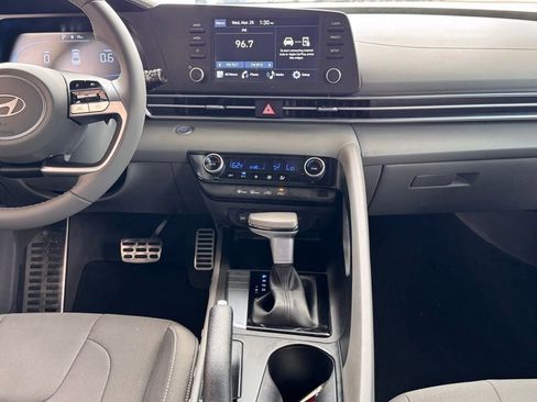 Certified 2025 Hyundai Elantra Sport image 4