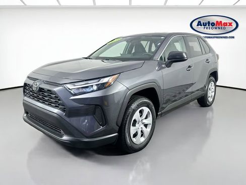 Used 2025 Toyota RAV4 LE image 4