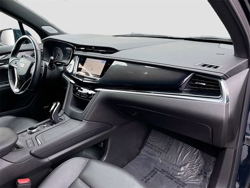 Used 2024 Cadillac XT6 Sport w/ LPO, ONYX Package image 32