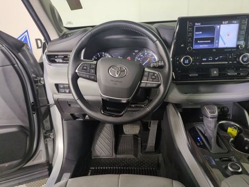 Used 2020 Toyota Highlander Limited AWD/4WD image 13