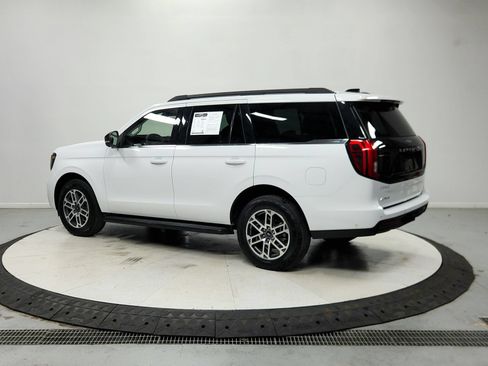 Used 2025 Ford Expedition Active AWD/4WD image 6
