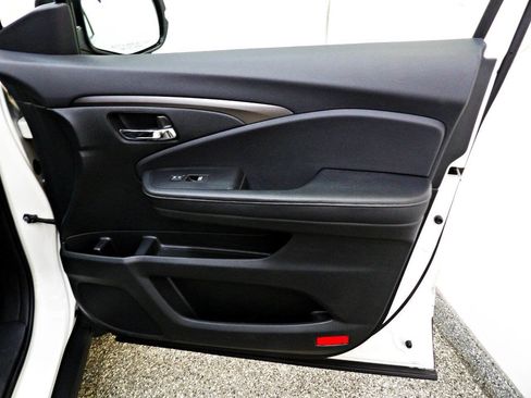 Used 2018 Honda Ridgeline RTL-T image 11