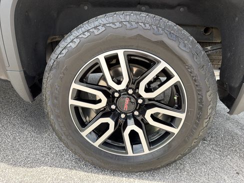 Used 2025 GMC Sierra 1500 AT4 w/ AT4 Premium Package AWD/4WD image 20
