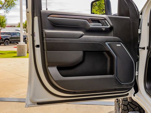 Used 2024 GMC Sierra 3500 SLT w/ SLT Premium Package image 36