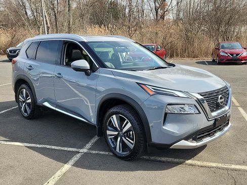 Used 2023 Nissan Rogue Platinum w/ Platinum Premium Package image 3