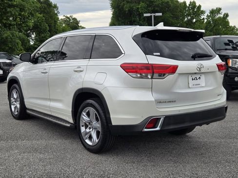 Used 2019 Toyota Highlander Limited FWD image 8