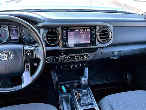 Used 2019 Toyota Tacoma TRD Sport image 6