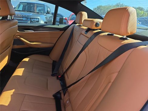 Used 2022 BMW 530i w/ M Sport Package image 12