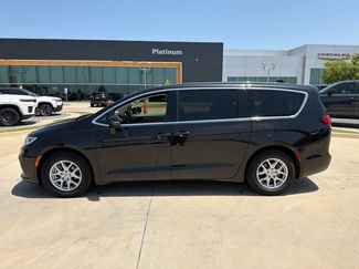 Used 2023 Chrysler Pacifica Touring-L FWD video 2