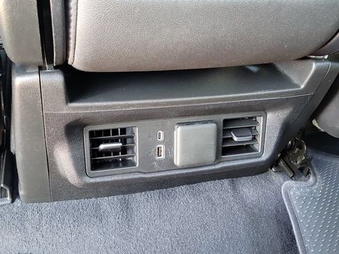 Used 2025 GMC Sierra 1500 SLT AWD/4WD image 23