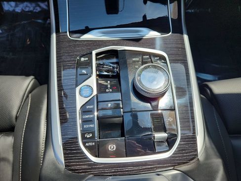 Used 2026 BMW X7 M60i AWD/4WD image 16