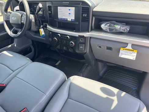 New 2025 Ford F350 XL w/ XL Chrome Package RWD image 31