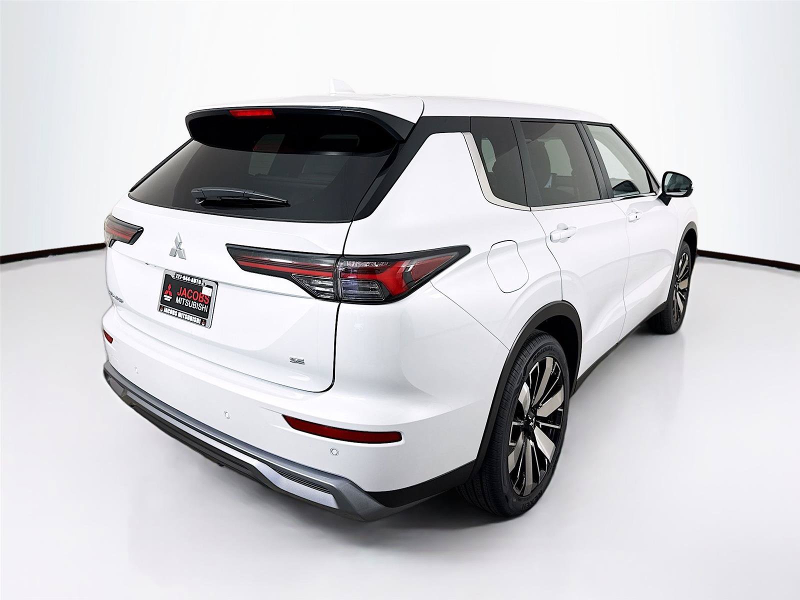 New 2026 Mitsubishi Outlander SE FWD image 7