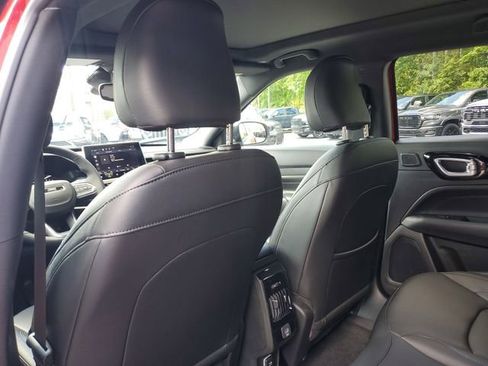 New 2025 Jeep Compass Limited w/ Sun & Sound Group image 11