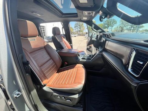 Used 2024 GMC Sierra 2500 Denali Ultimate w/ Max Trailering Package image 12