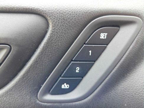 Used 2017 GMC Acadia SLT FWD image 32