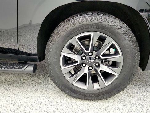 Used 2023 Chevrolet Suburban Z71 w/ Off-Road Capability Package image 9