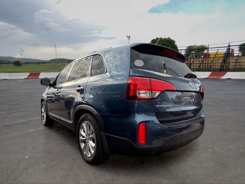 Used 2014 Kia Sorento EX w/ EX V6 Touring Package FWD image 4