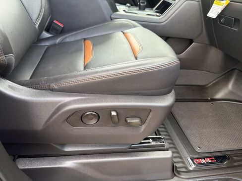 Used 2025 GMC Sierra 1500 AT4 w/ AT4 Premium Package AWD/4WD image 16