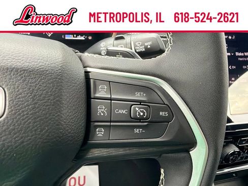 Used 2025 Jeep Grand Cherokee Altitude AWD/4WD image 18