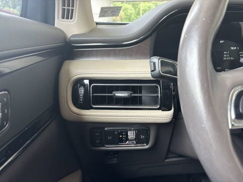 Used 2022 Lincoln Nautilus Reserve AWD/4WD image 18