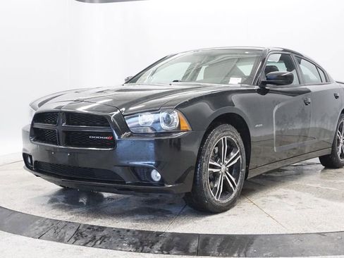 Used 2014 Dodge Charger R/T image 1