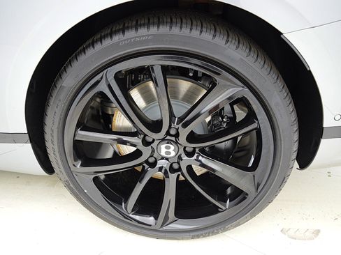 Used 2024 Bentley Continental GT image 46