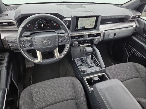 Used 2025 Toyota 4Runner SR5 AWD/4WD image 11