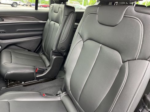 New 2026 Jeep Grand Cherokee L Limited AWD/4WD image 41