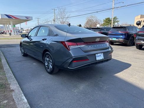 Used 2024 Hyundai Elantra SEL FWD image 4