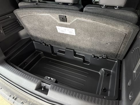 New 2025 GMC Acadia AT4 w/ Luxury Package AWD/4WD image 45