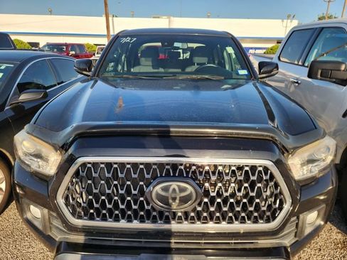 Used 2019 Toyota Tacoma TRD Off-Road RWD image 2