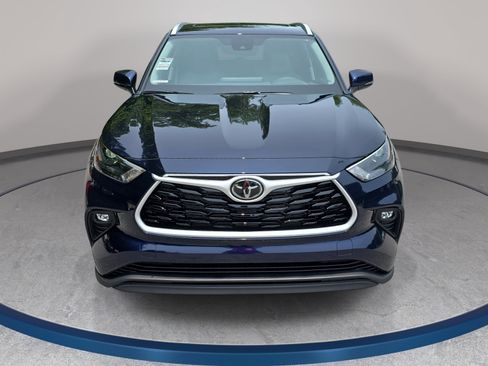 New 2026 Toyota Highlander XLE AWD/4WD image 2