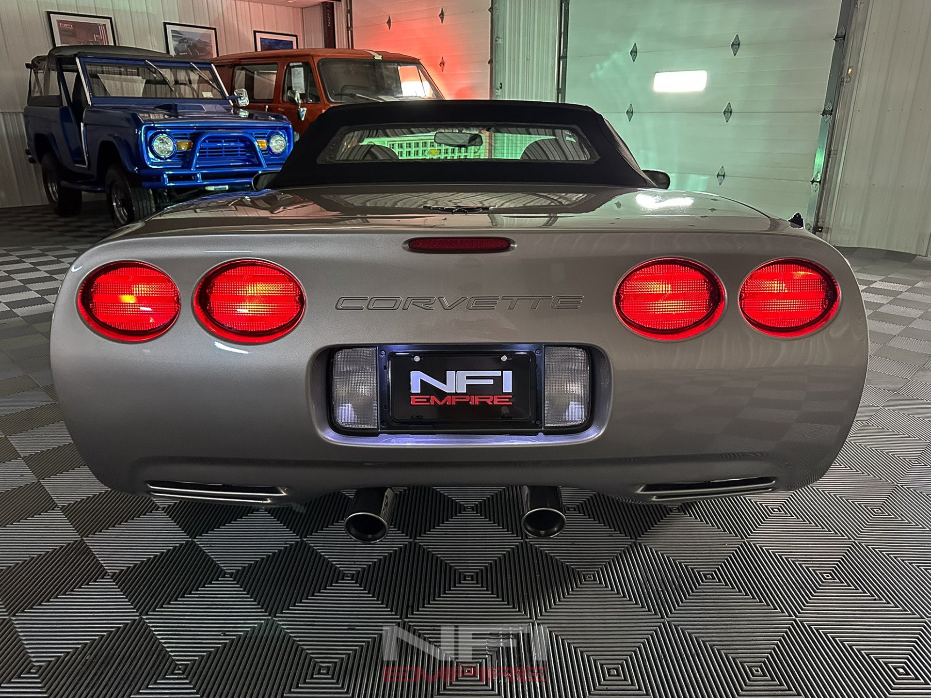 Used 2000 Chevrolet Corvette Coupe w/ Memory Pkg RWD image 54