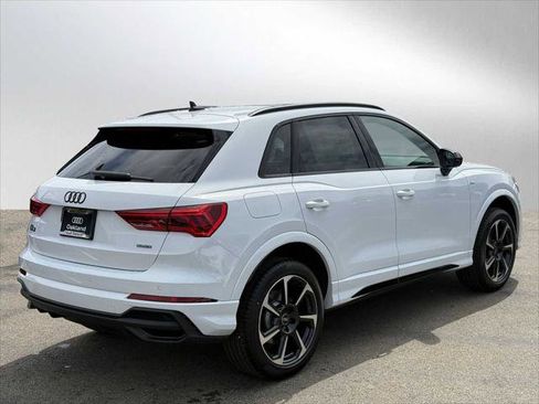 Certified 2025 Audi Q3 2.0T Premium Plus w/ Premium Plus Package image 5