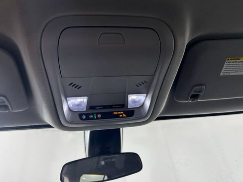 Used 2023 GMC Acadia SLE FWD image 25