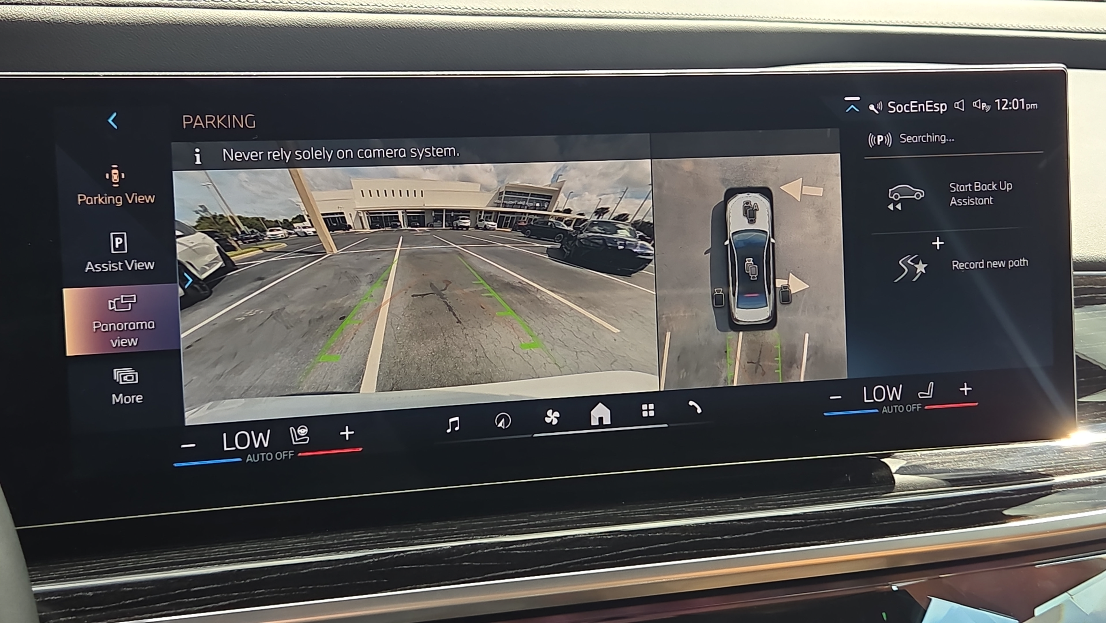 Certified 2024 BMW 740i w/ Premium Package 2 RWD image 32