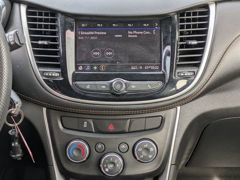 Used 2022 Chevrolet Trax LS image 21