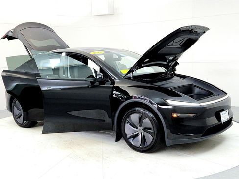 Used 2026 Tesla Model Y Long Range image 12