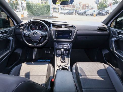 Used 2020 Volkswagen Tiguan SE R-Line w/ 3rd Row Seat Package AWD/4WD image 17